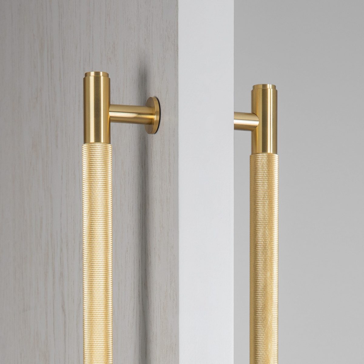 Дверная ручка Buster and Punch Pull bar double-sided brass 1