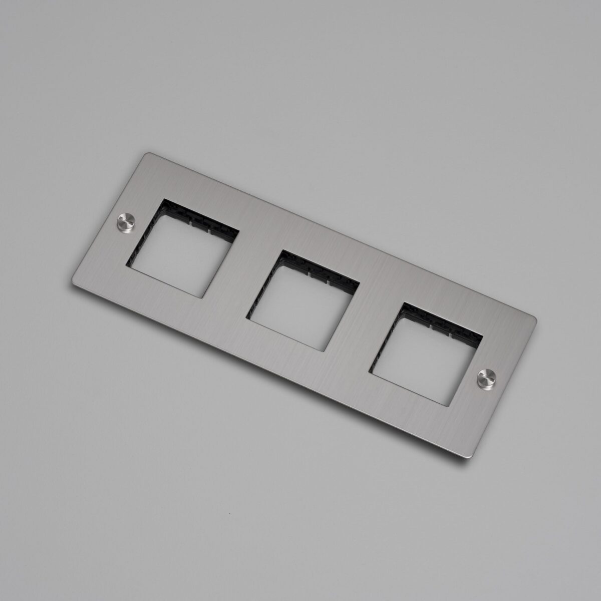 Рамка розетки 3G WALL PLATE NO INFILLS STEEL