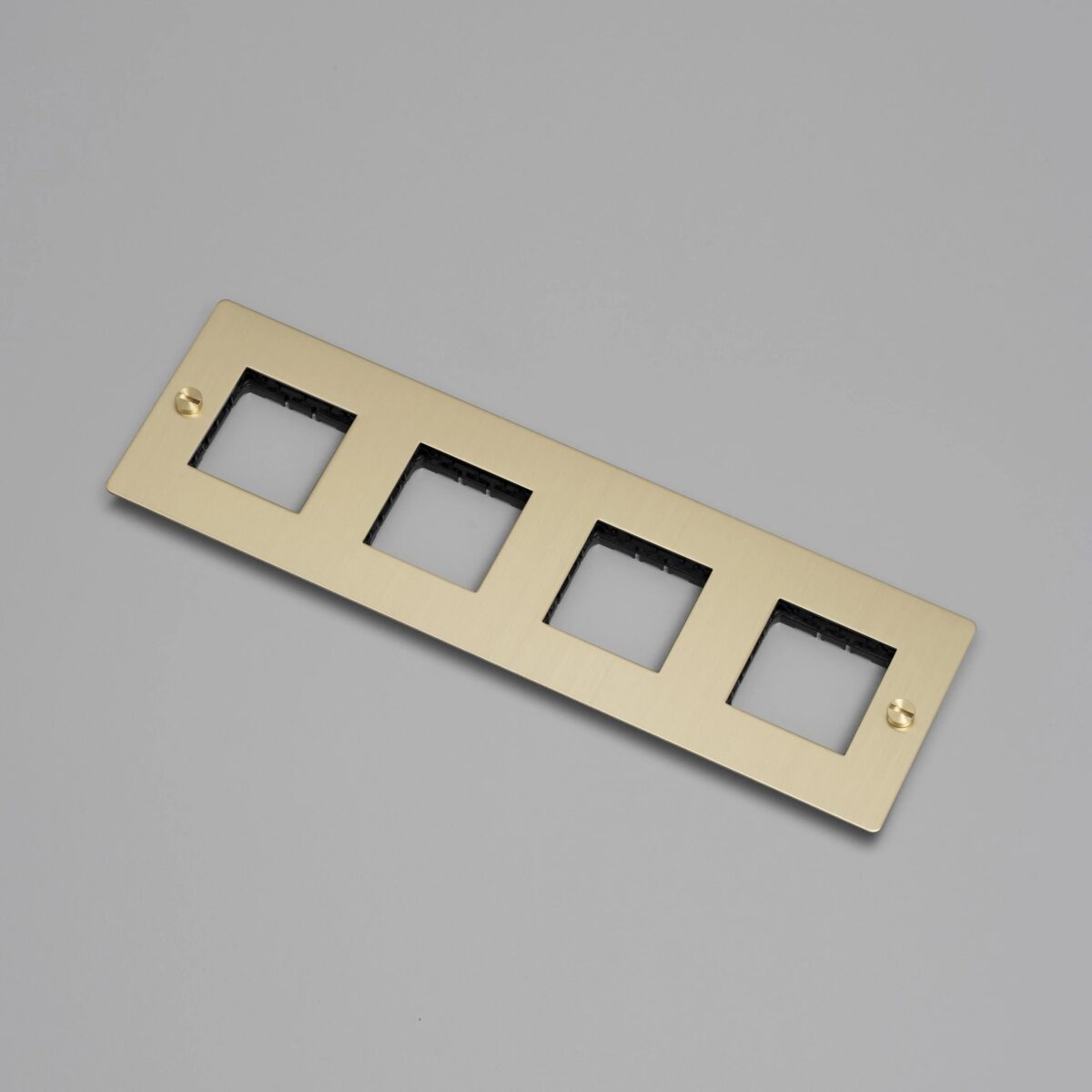 Рамка розетки 4G WALL PLATE NO INFILLS BRASS